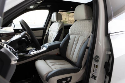 2027 BMW X7 M60i