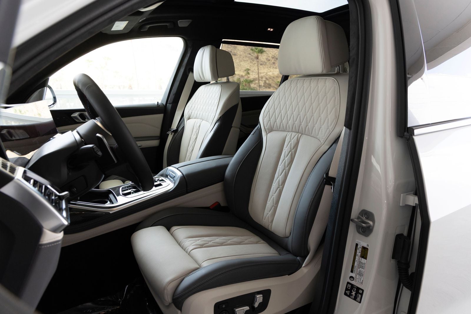 2027 BMW X7 M60i