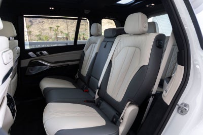 2027 BMW X7 M60i