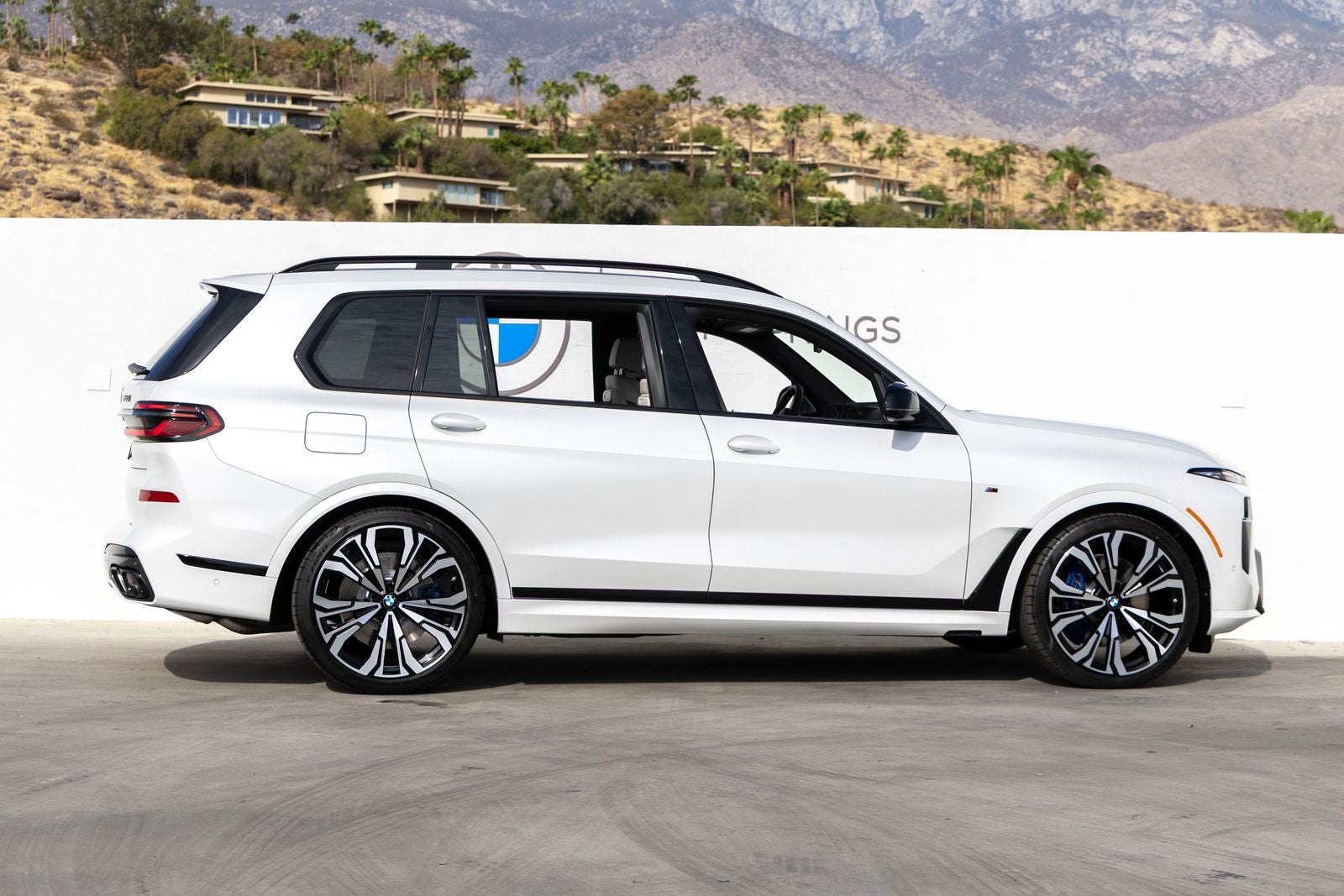 2027 BMW X7 M60i