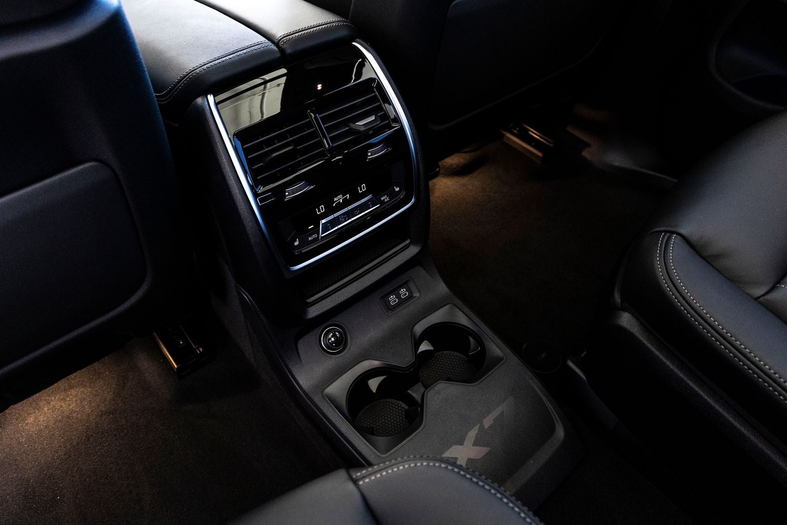 2027 BMW X7 Base