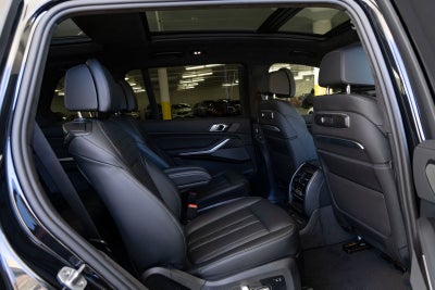 2027 BMW X7 Base