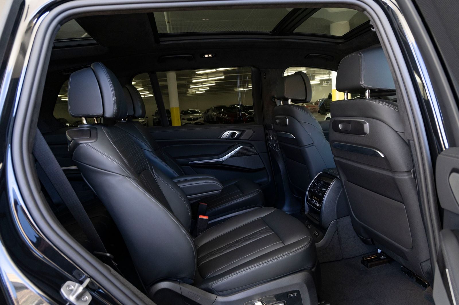 2027 BMW X7 Base