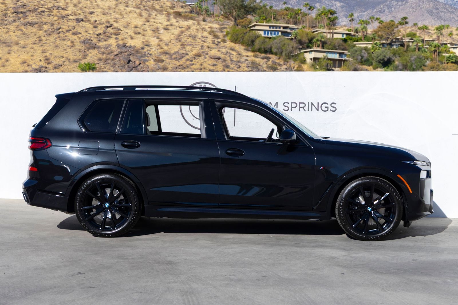 2027 BMW X7 Base