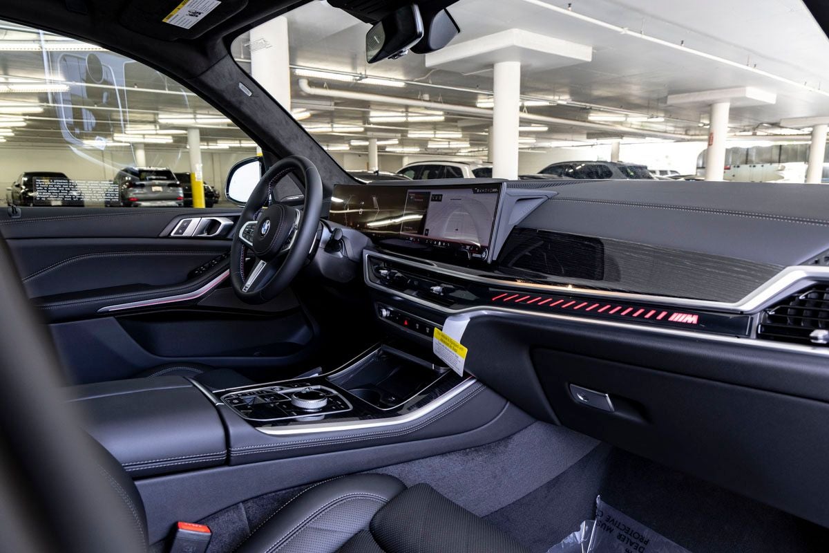 2026 BMW X5 M60i
