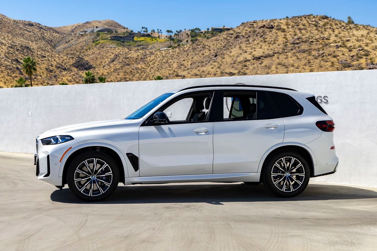 2024 BMW X5 M60i