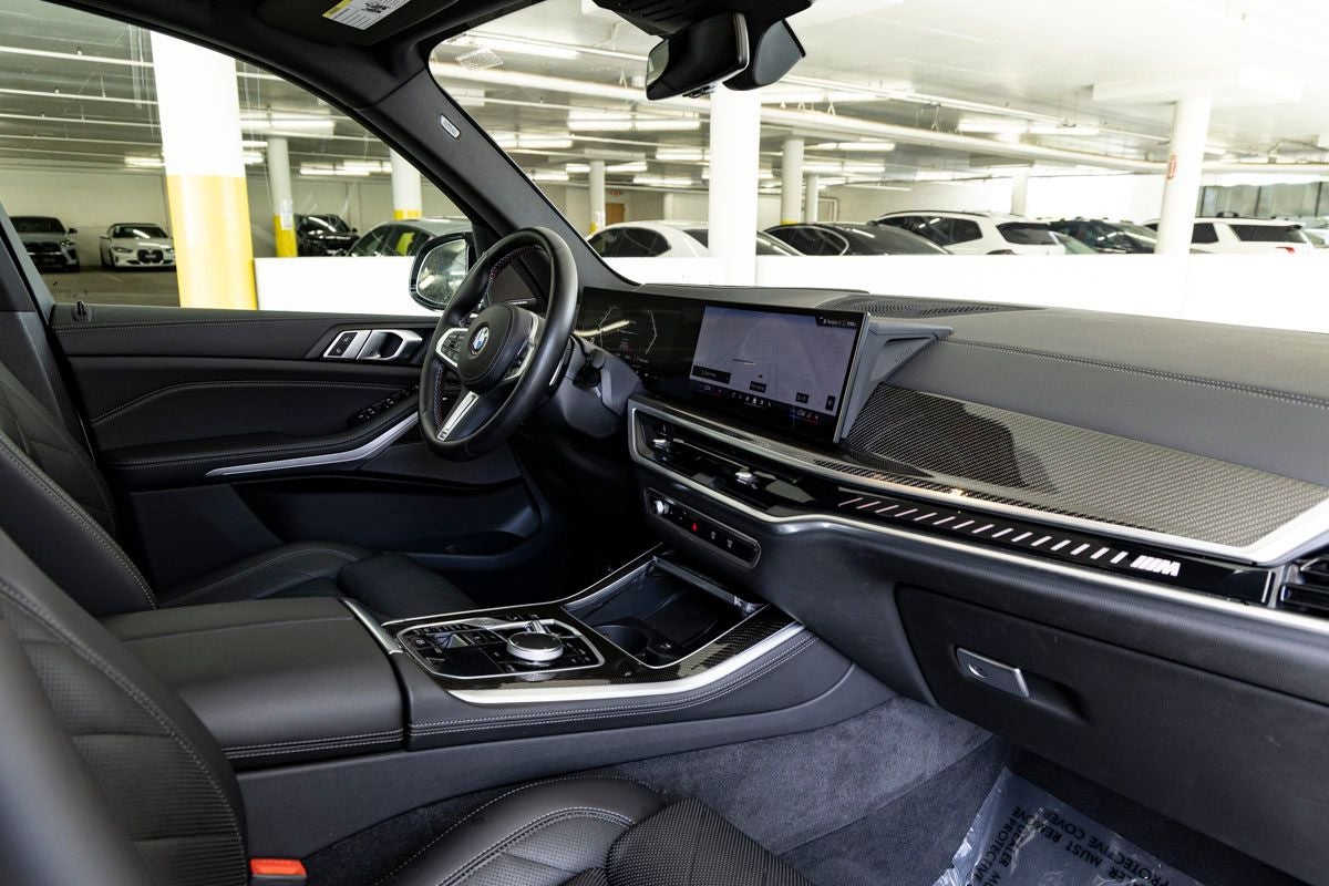 2024 BMW X5 M60i