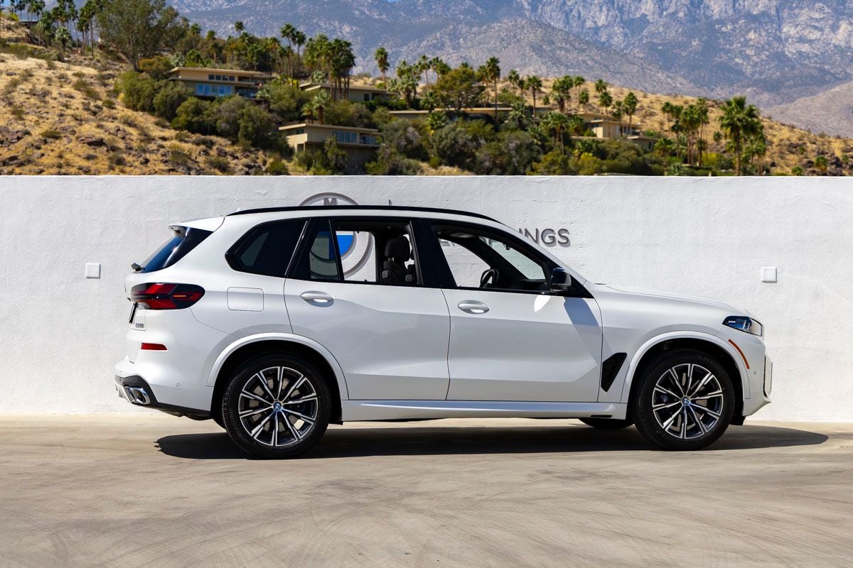 2024 BMW X5 M60i