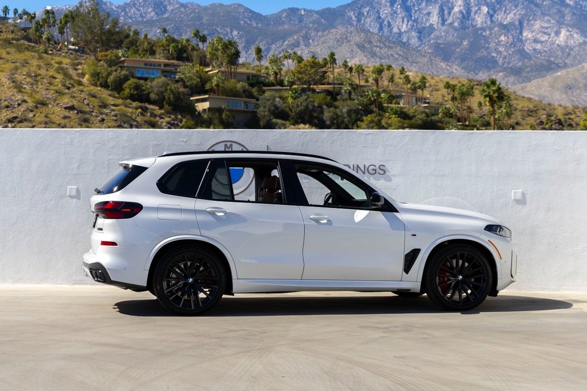 2026 BMW X5 M60i