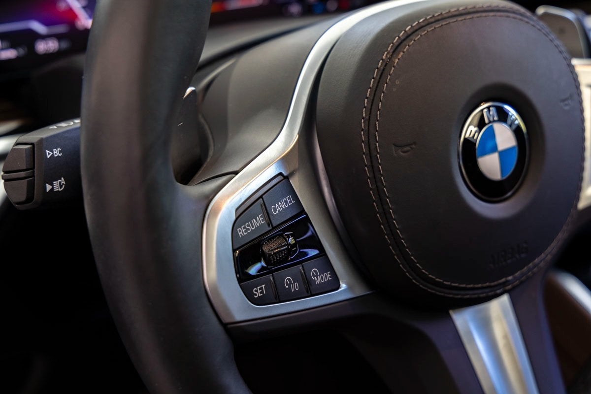 2025 BMW X6 xDrive40i