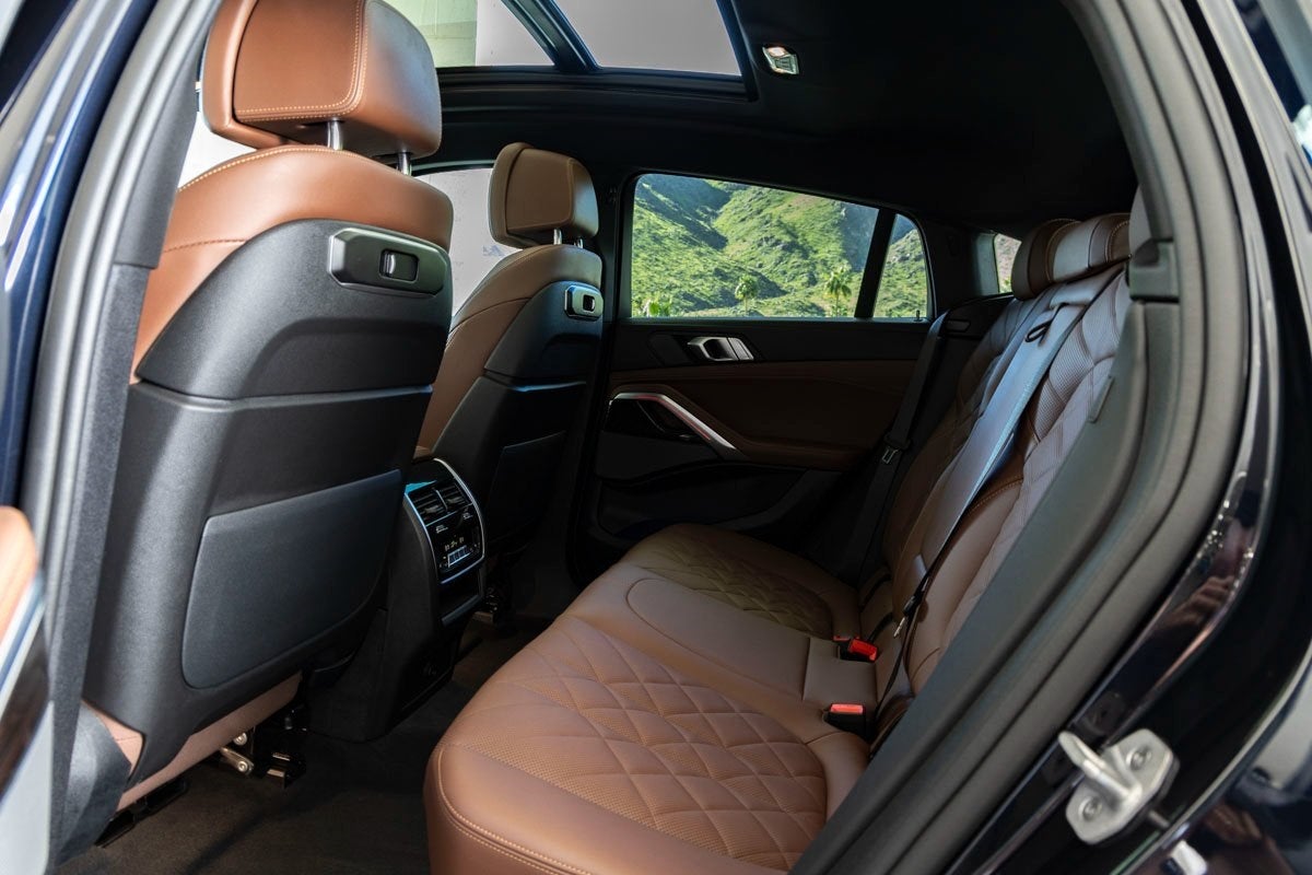 2025 BMW X6 xDrive40i