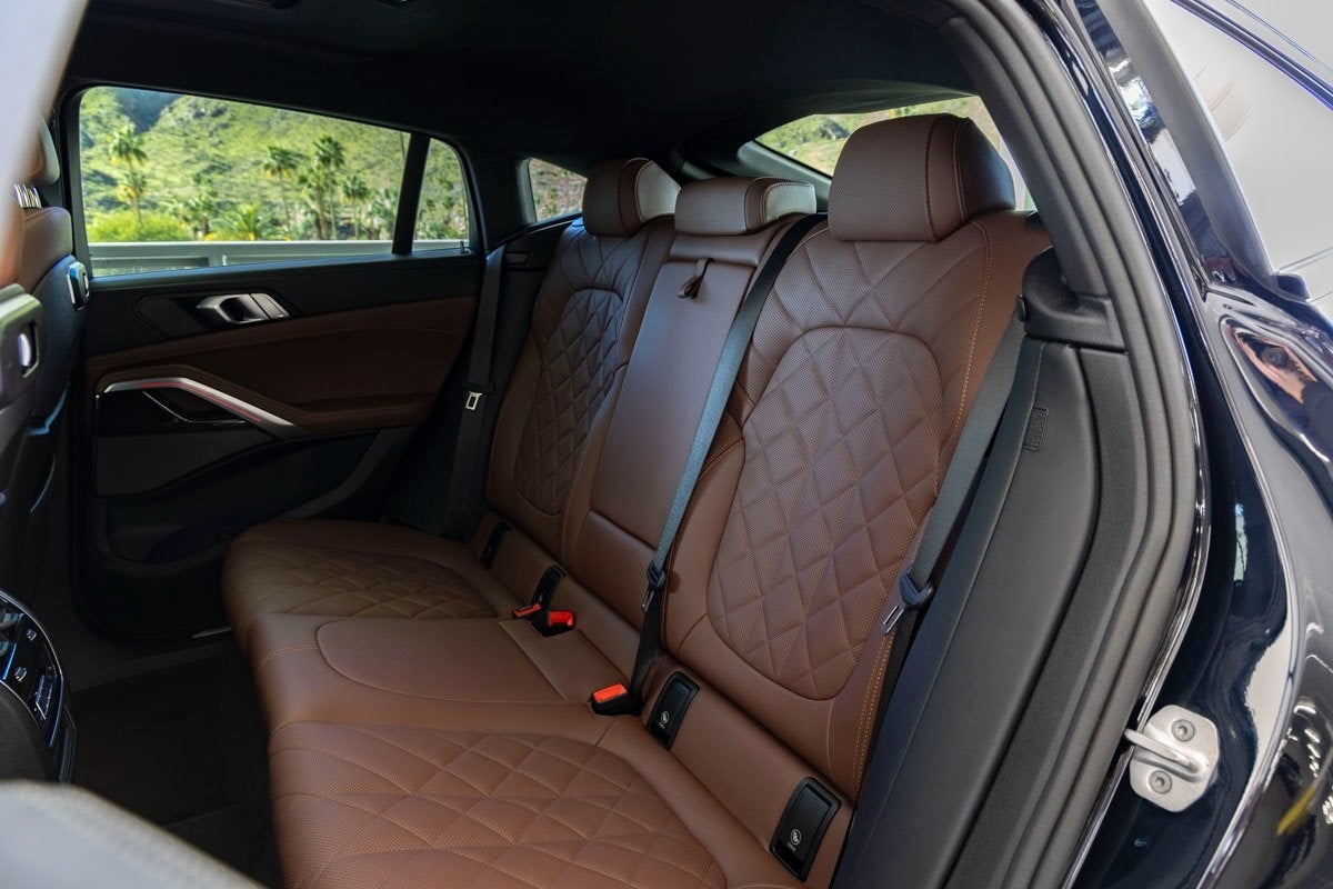 2025 BMW X6 xDrive40i