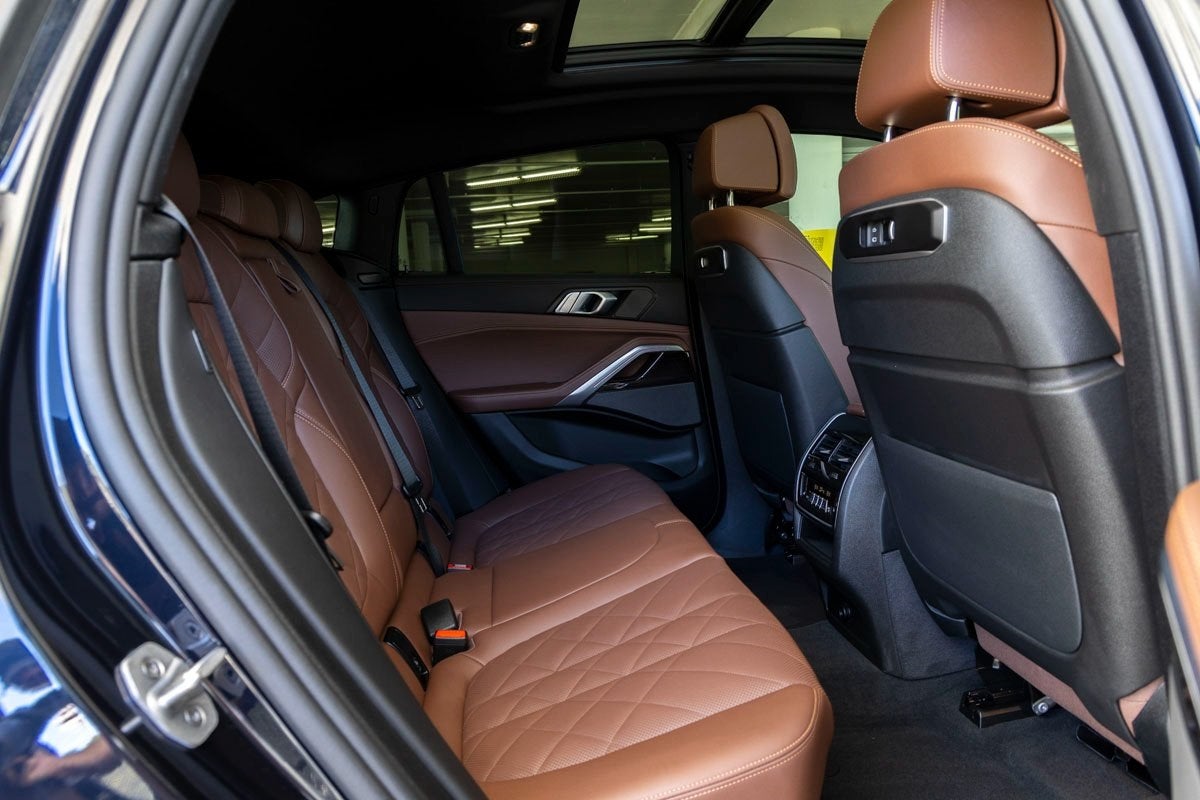 2025 BMW X6 xDrive40i