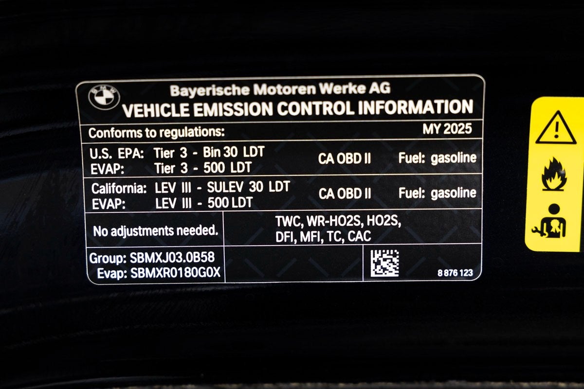 2025 BMW X6 xDrive40i