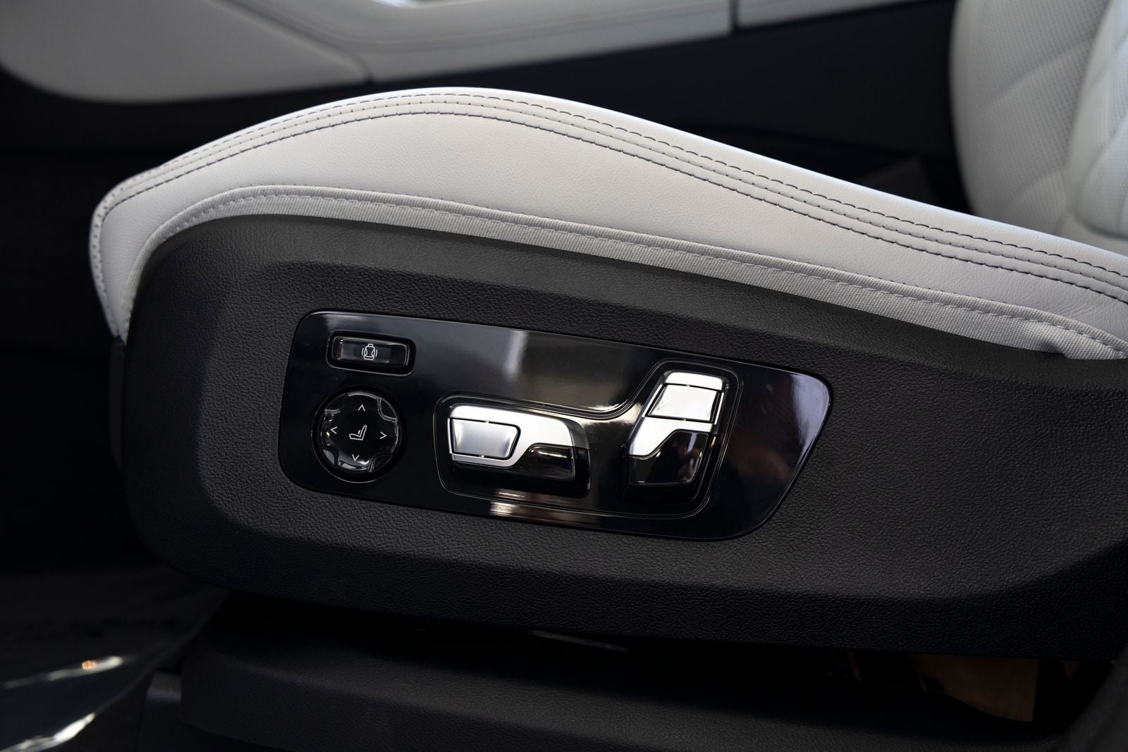 2027 BMW X6 xDrive40i