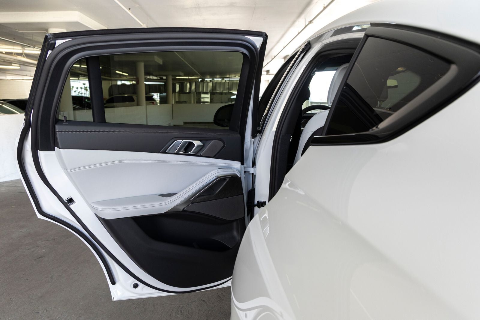 2027 BMW X6 xDrive40i