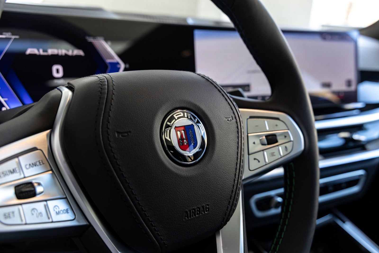 2026 BMW B7 ALPINA XB7