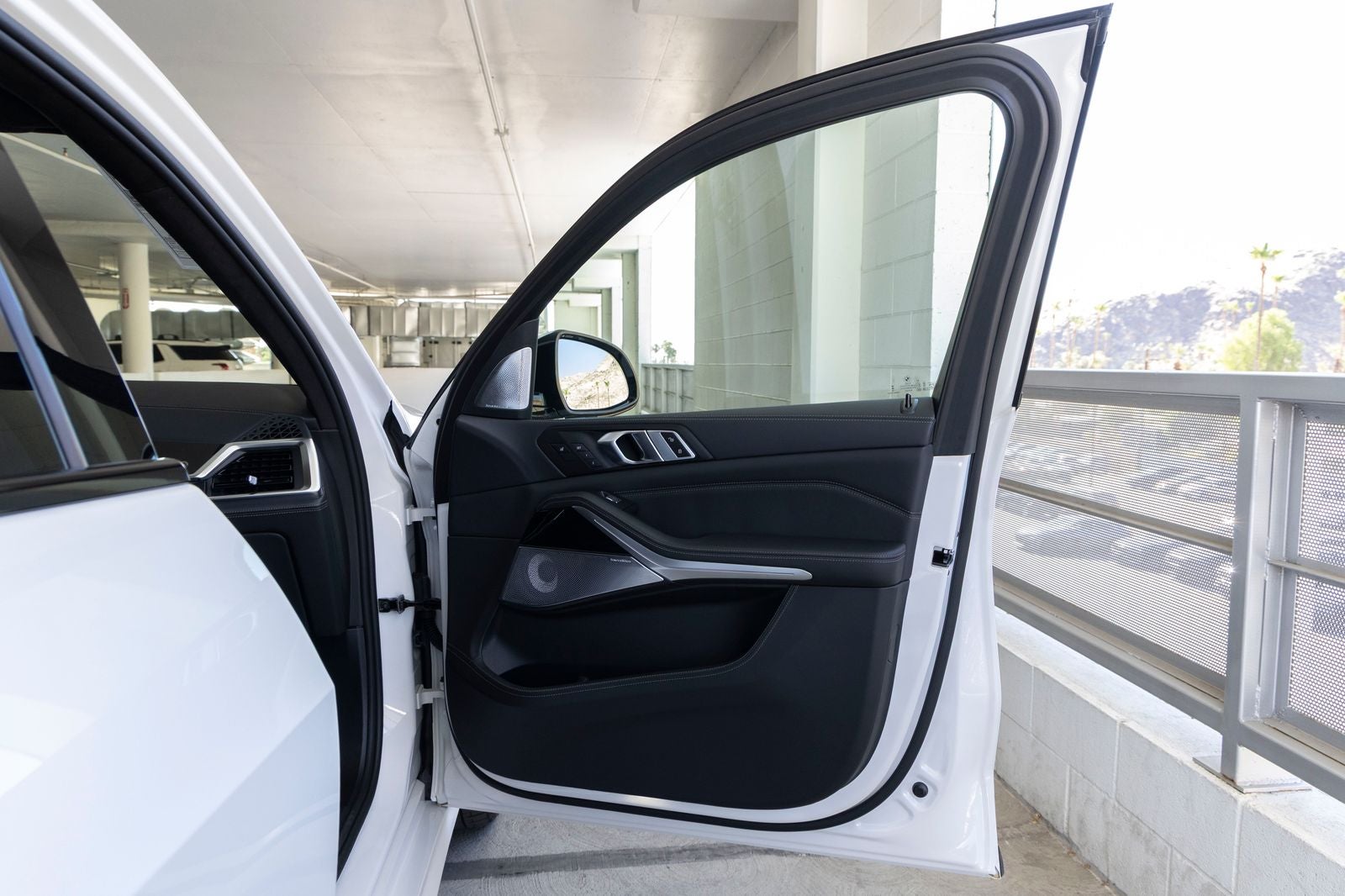 2026 BMW B7 ALPINA XB7