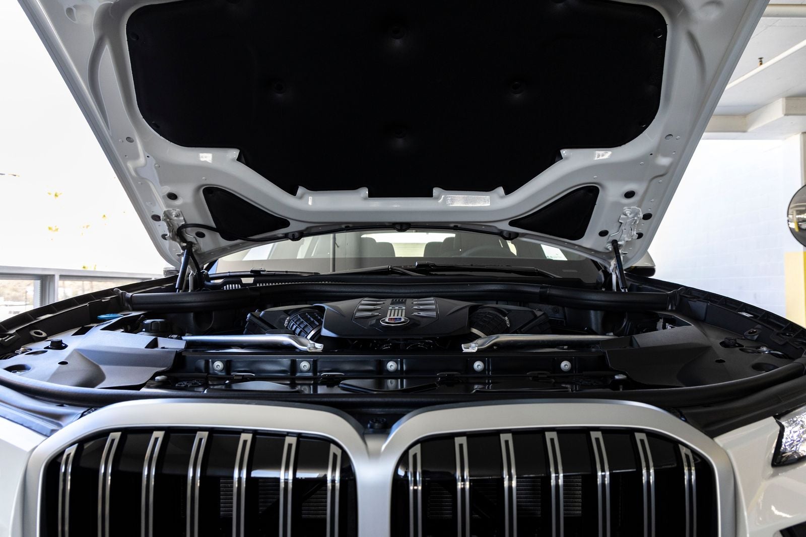 2026 BMW B7 ALPINA XB7