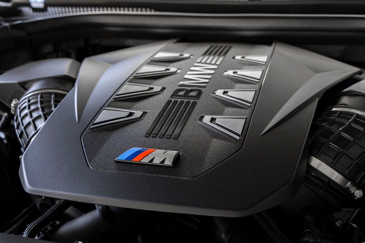 2027 BMW X6 M60i