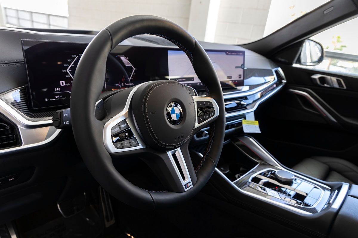 2026 BMW X6 M60i