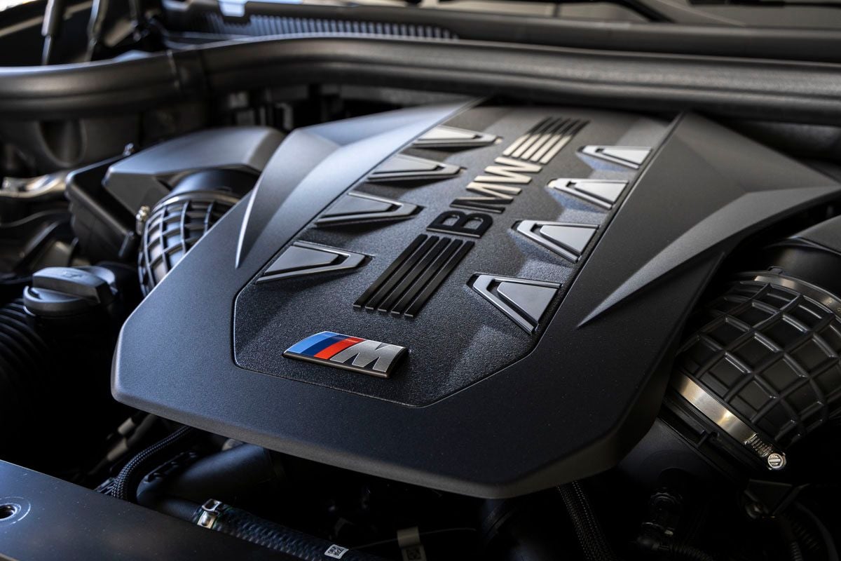 2027 BMW X6 M60i