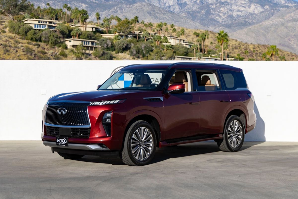 2025 INFINITI QX80 LUXE
