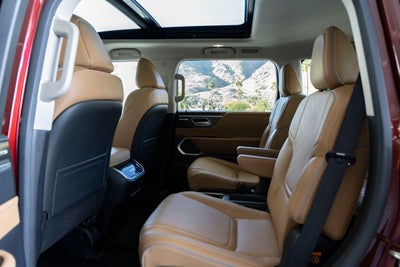 2025 INFINITI QX80 LUXE