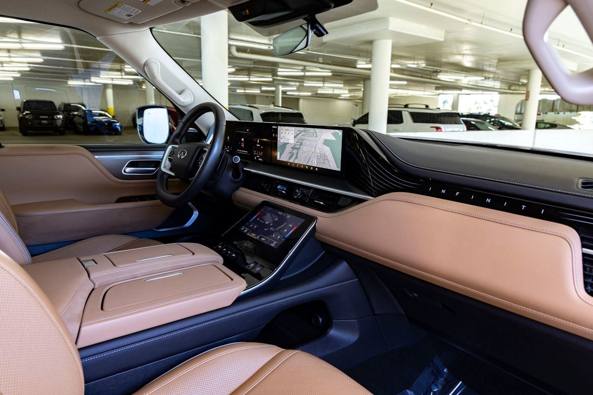 2025 INFINITI QX80 LUXE