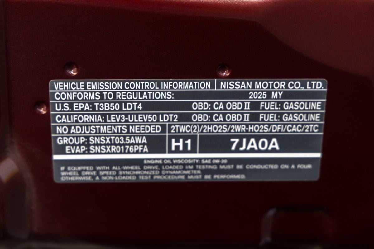 2025 INFINITI QX80 LUXE