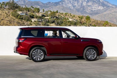 2025 INFINITI QX80 LUXE