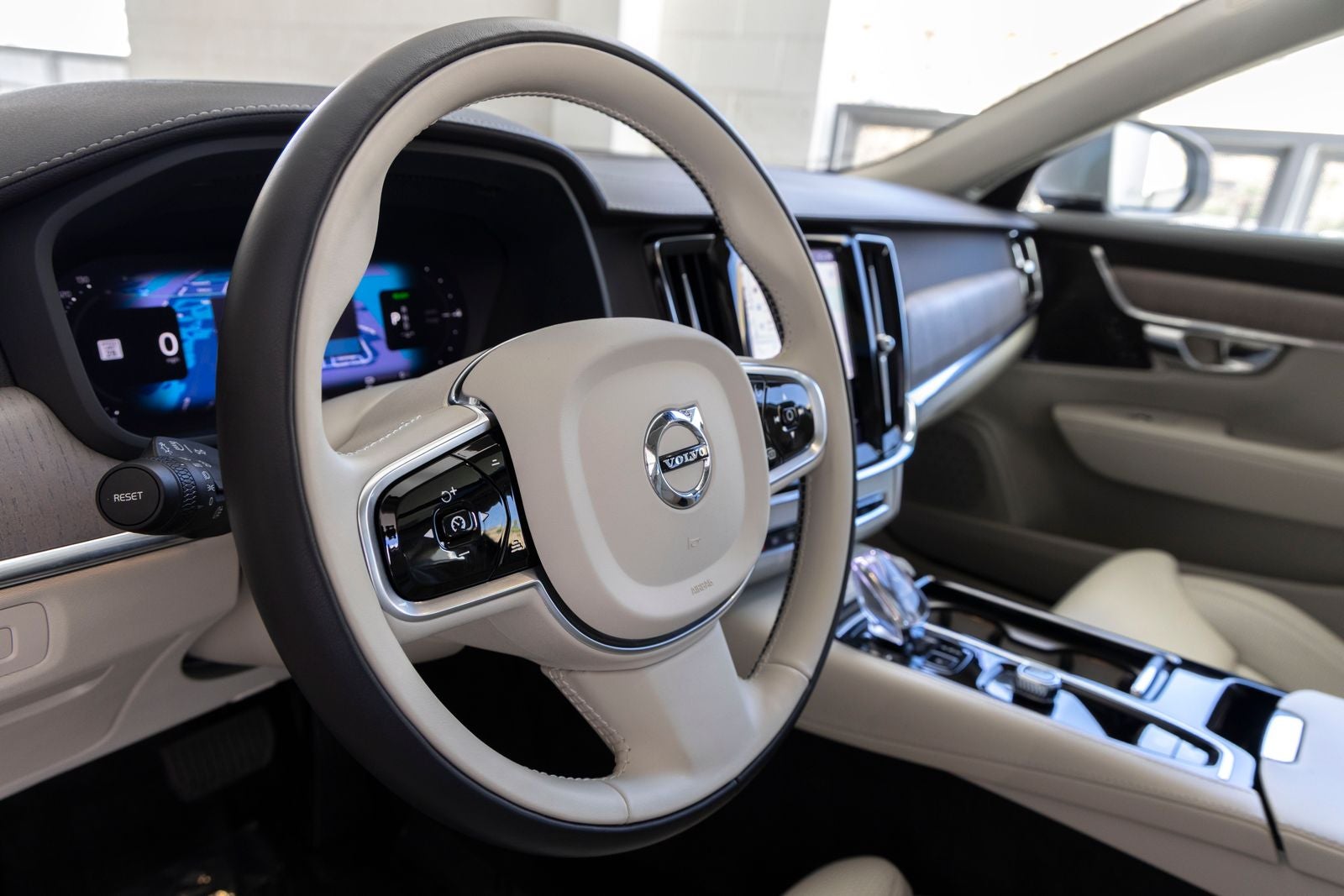 2024 Volvo S90 Recharge Plug-In Hybrid Ultimate