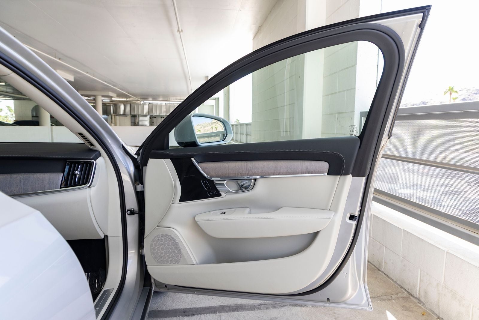 2024 Volvo S90 Recharge Plug-In Hybrid Ultimate
