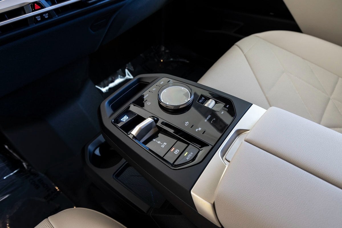 2026 BMW iX xDrive45