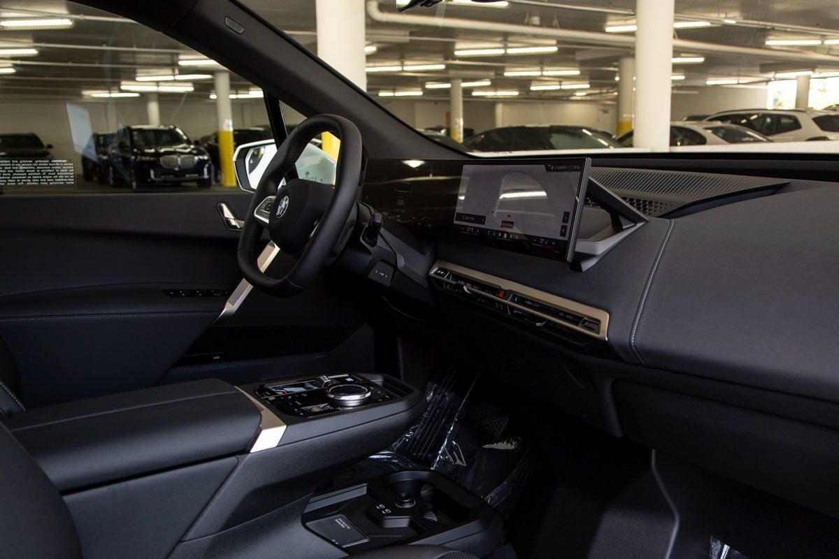 2026 BMW iX xDrive45