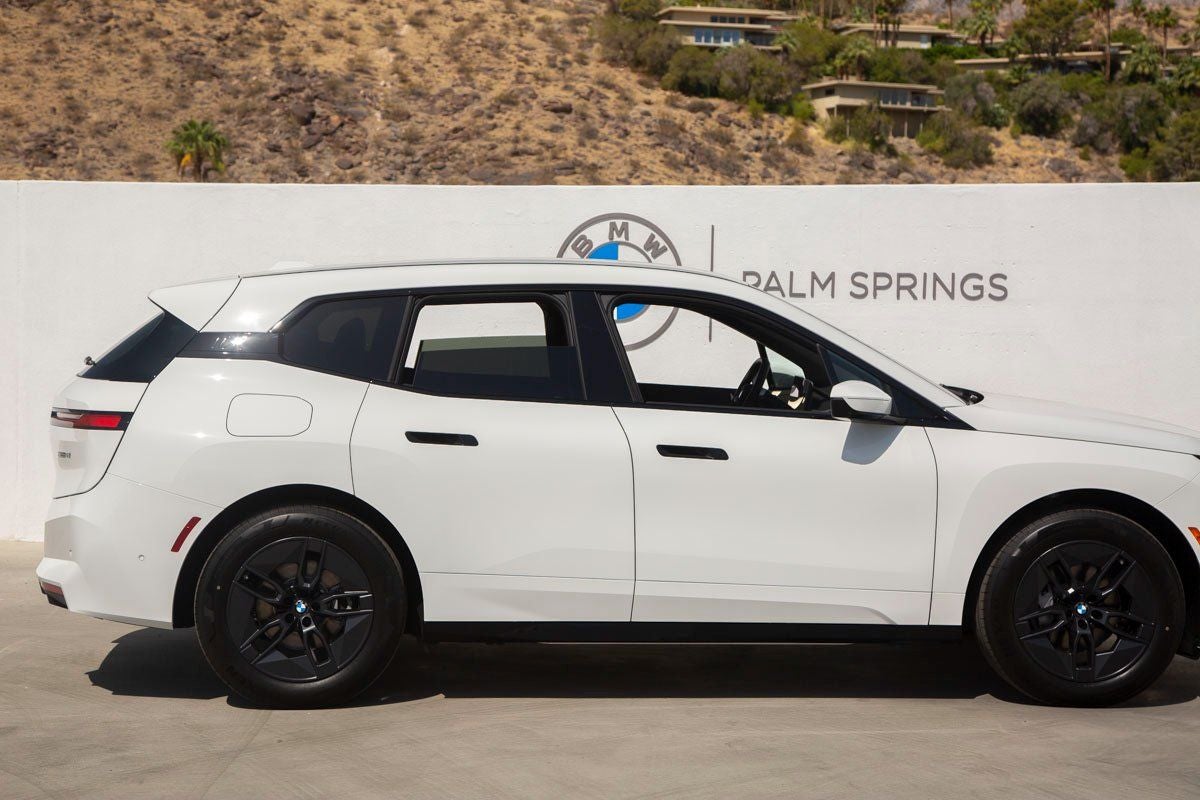 2026 BMW iX xDrive45