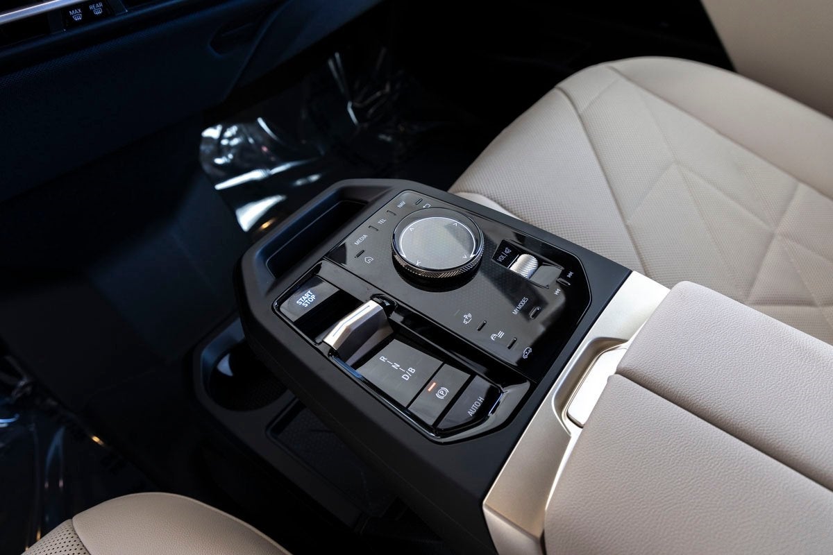 2026 BMW iX xDrive45