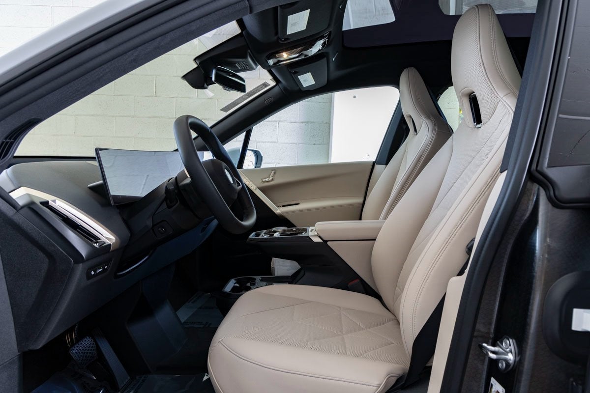 2026 BMW iX xDrive45