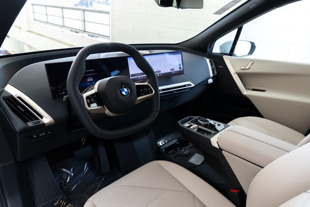 2026 BMW iX xDrive45