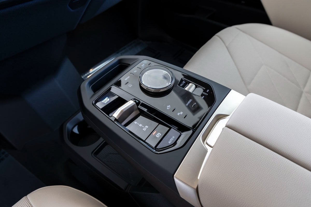 2026 BMW iX xDrive45