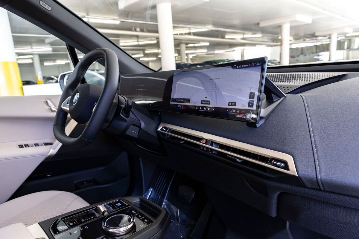 2026 BMW iX xDrive45