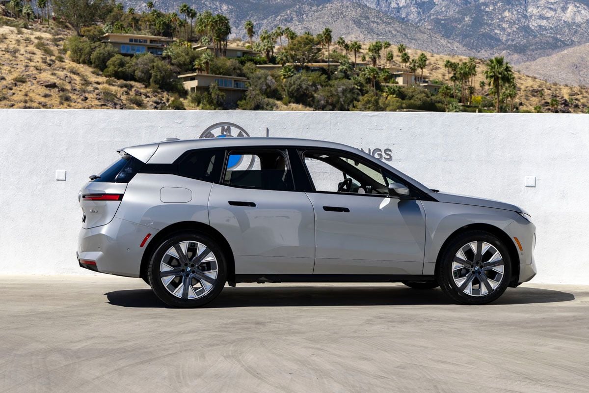 2026 BMW iX xDrive45