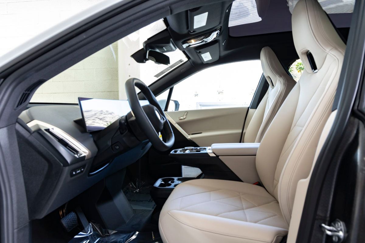 2026 BMW iX xDrive45