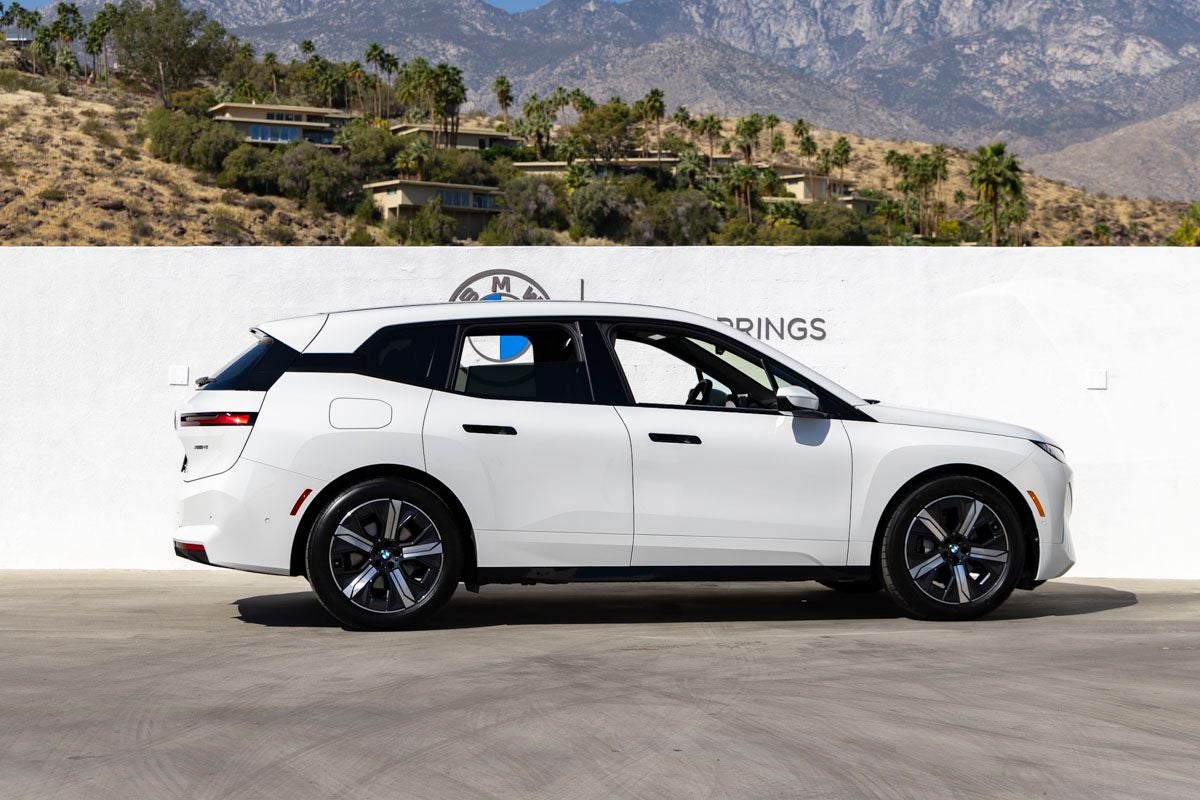 2026 BMW iX xDrive45