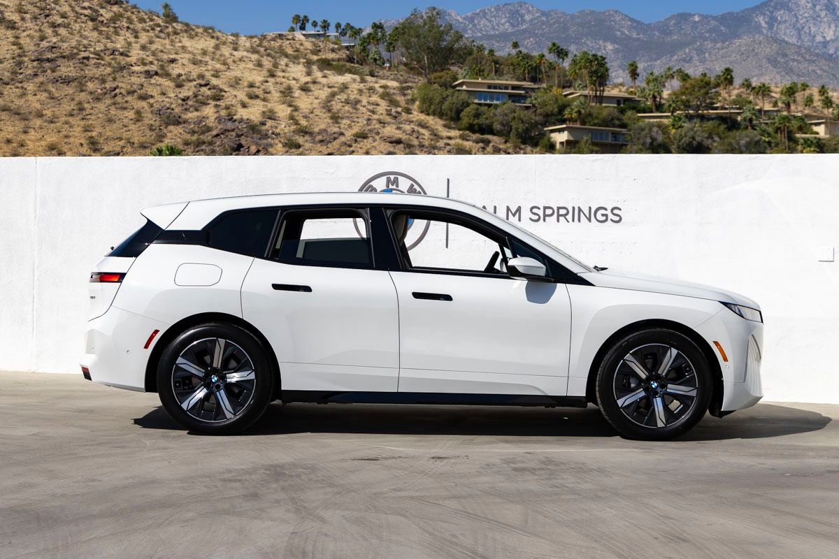 2026 BMW iX xDrive45