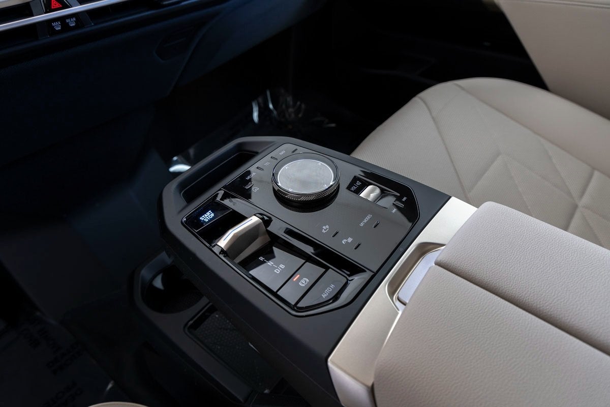 2026 BMW iX xDrive45