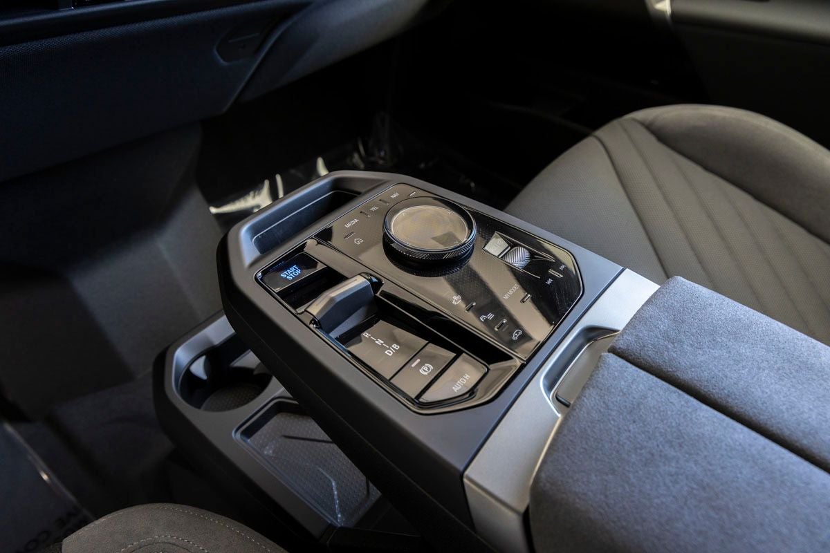 2026 BMW iX xDrive45