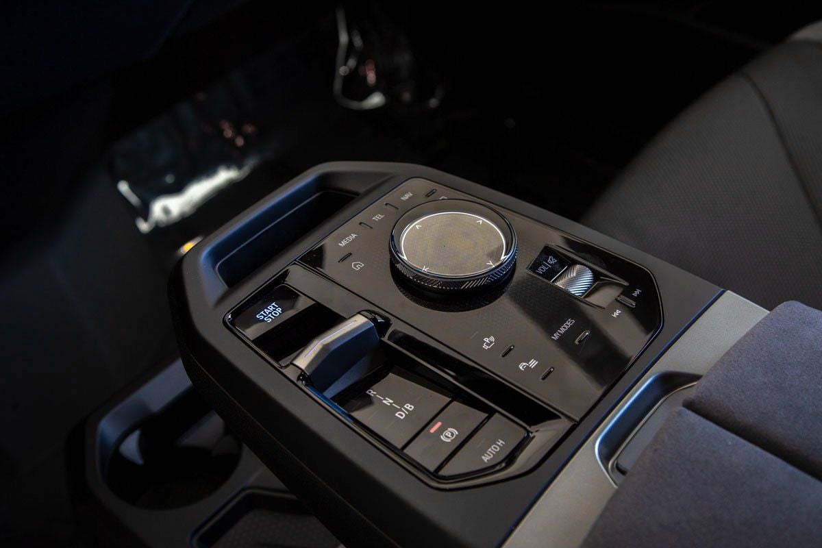 2026 BMW iX xDrive60