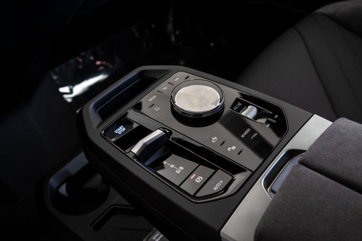 2026 BMW iX xDrive60