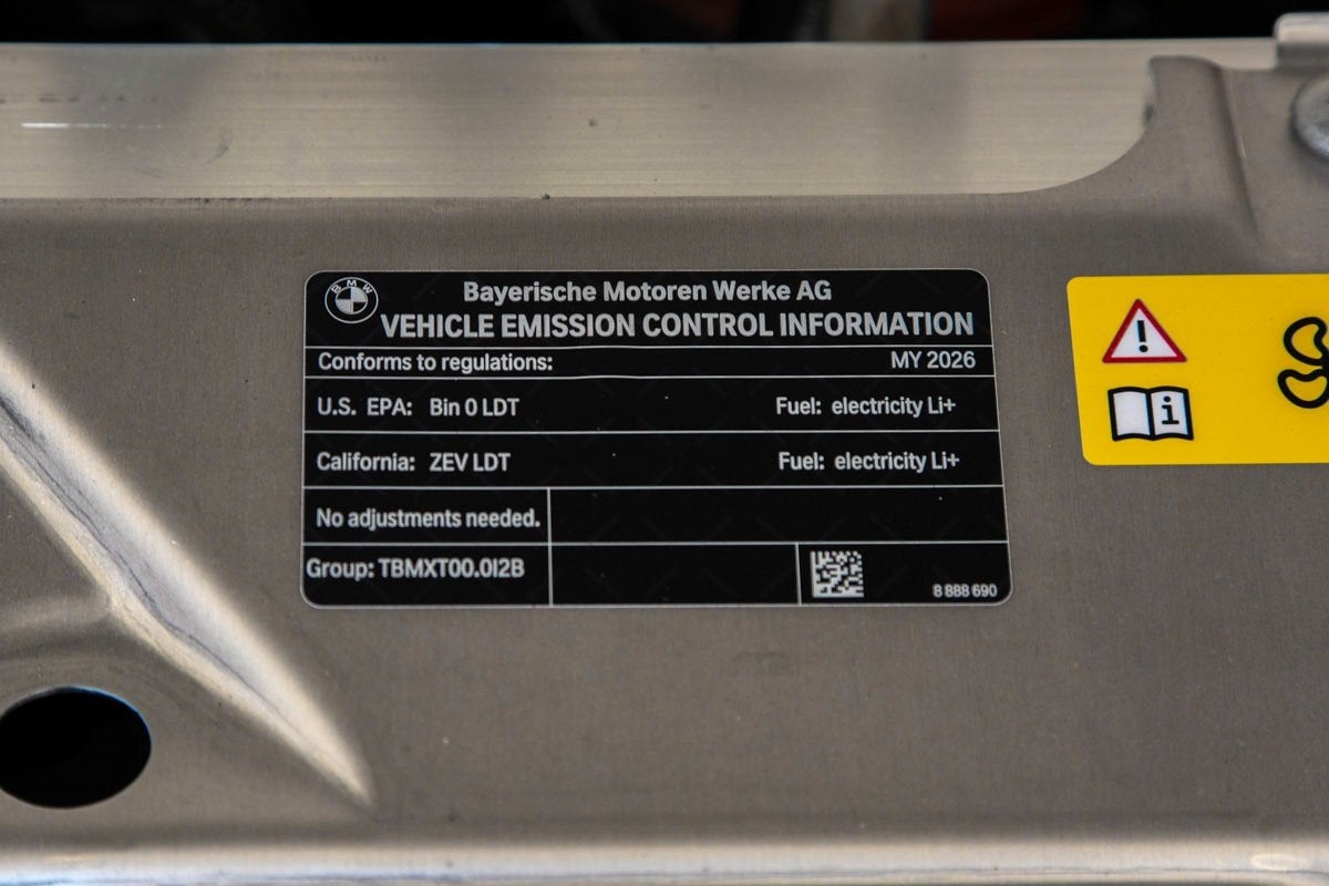 2026 BMW iX xDrive60